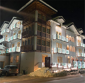 copertura in legno angolo albergo